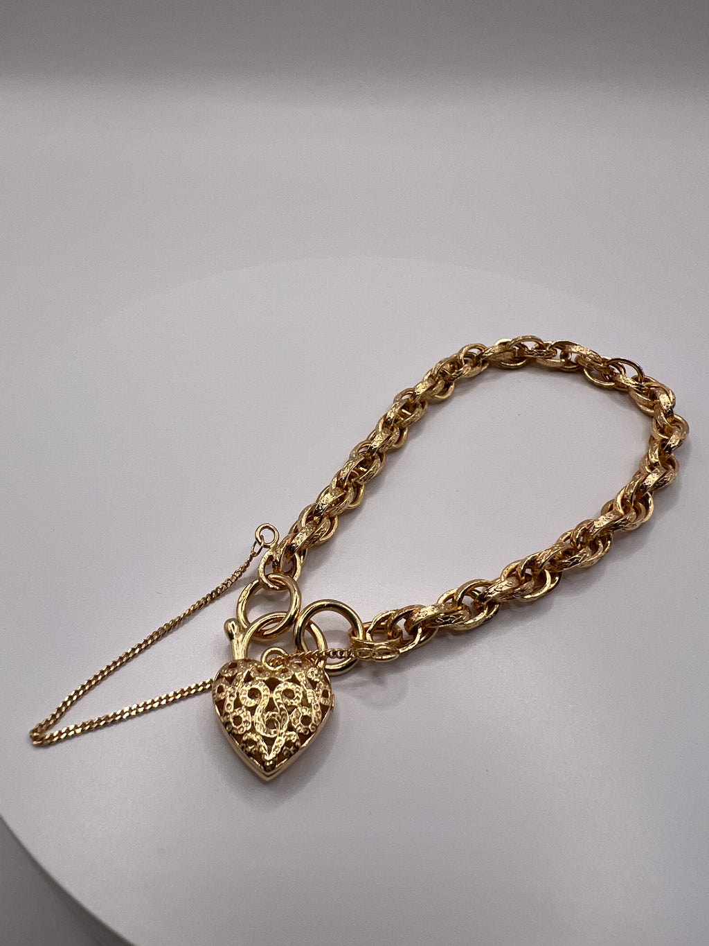 9ct Yellow Gold Heart Padlock Charm Bracelet in Link Chain Bracelet 7inch