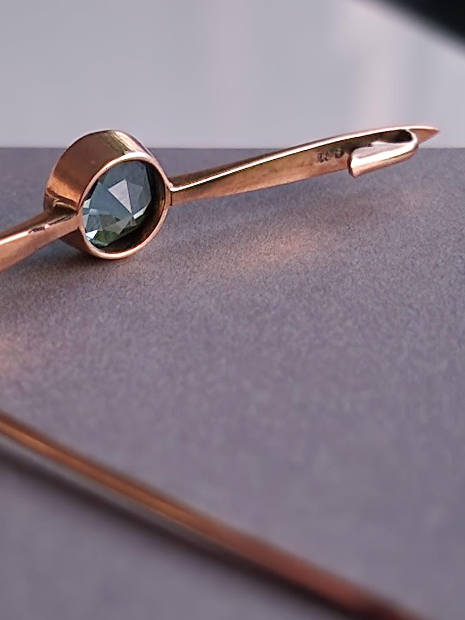 9ct Rose Gold Vintage Art Style Bar Brooch