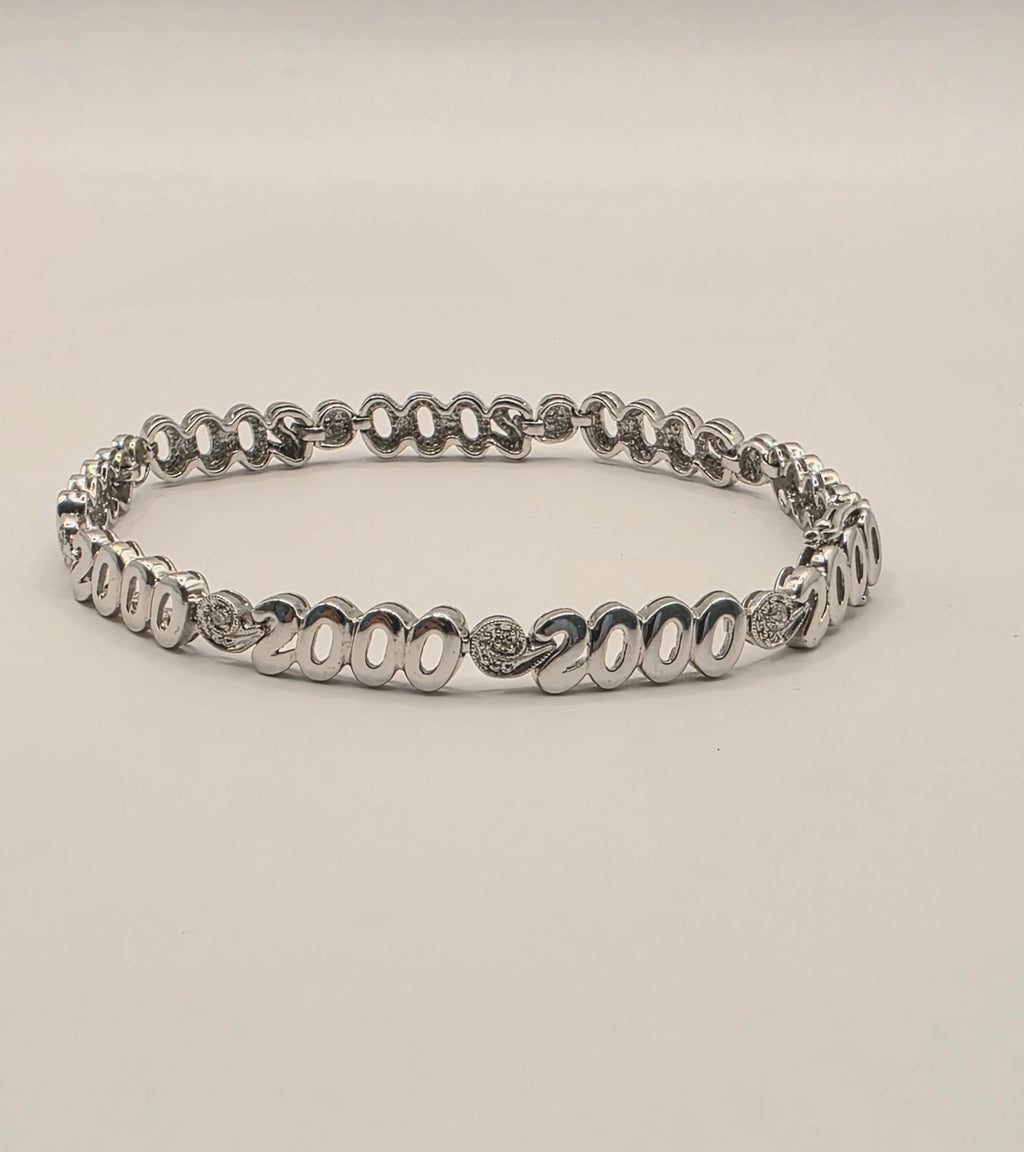 9ct White Gold Diamond "2000" Bracelet - 7.1" - 10.82g