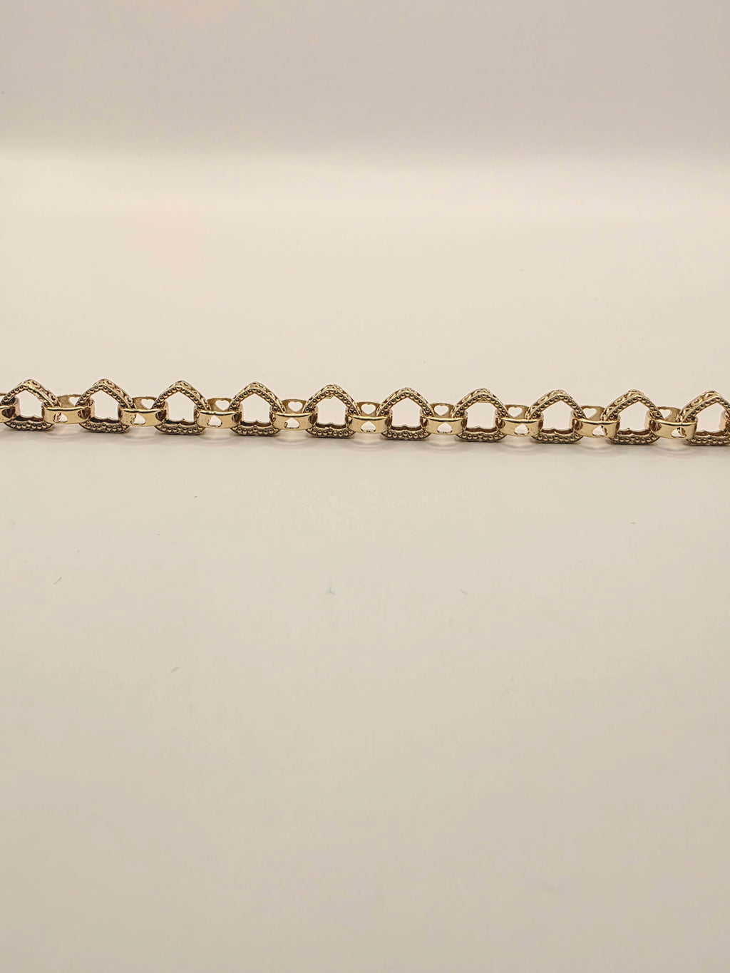 9ct Gold Heart Belcher Bracelet 7" 13.45g