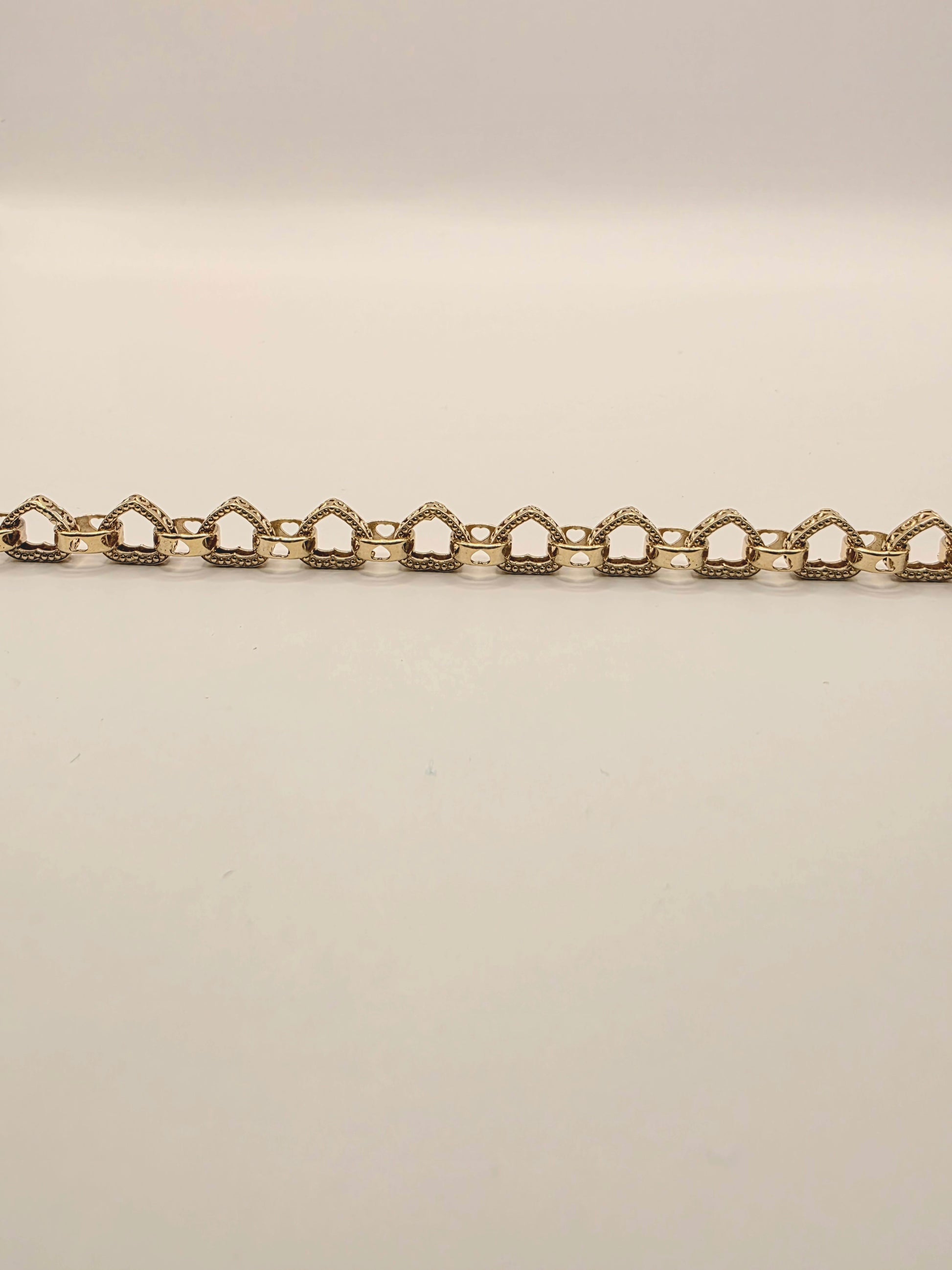 9ct Gold Heart Belcher Bracelet 7" 13.45g