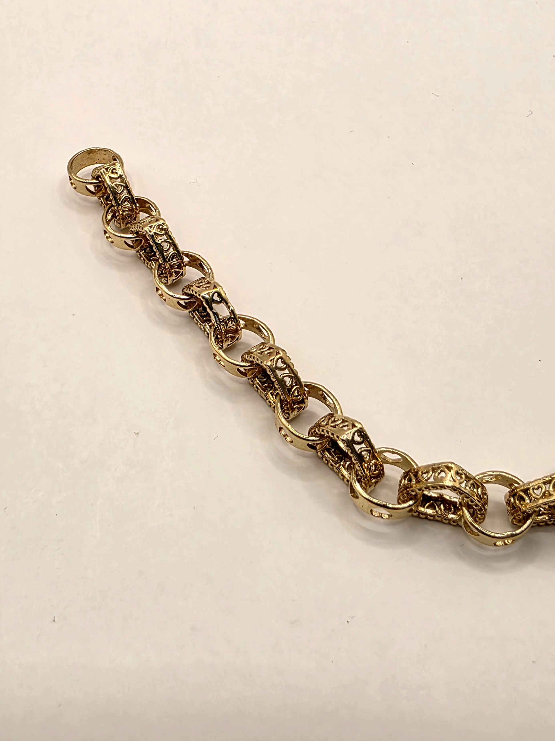 9ct Gold Heart Belcher Bracelet 7" 13.45g