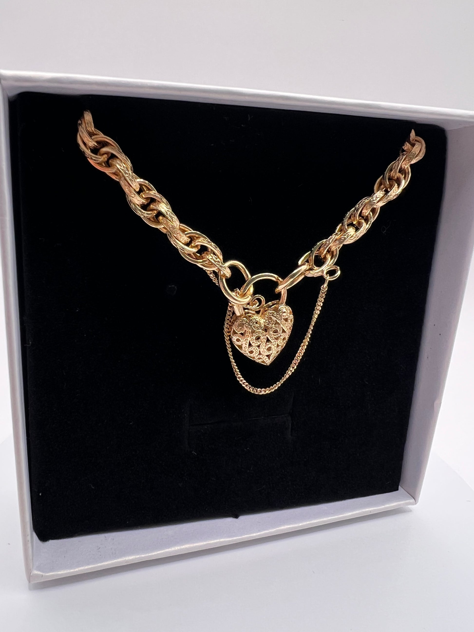 9ct Yellow Gold Heart Padlock Charm Bracelet in Link Chain Bracelet 7inch
