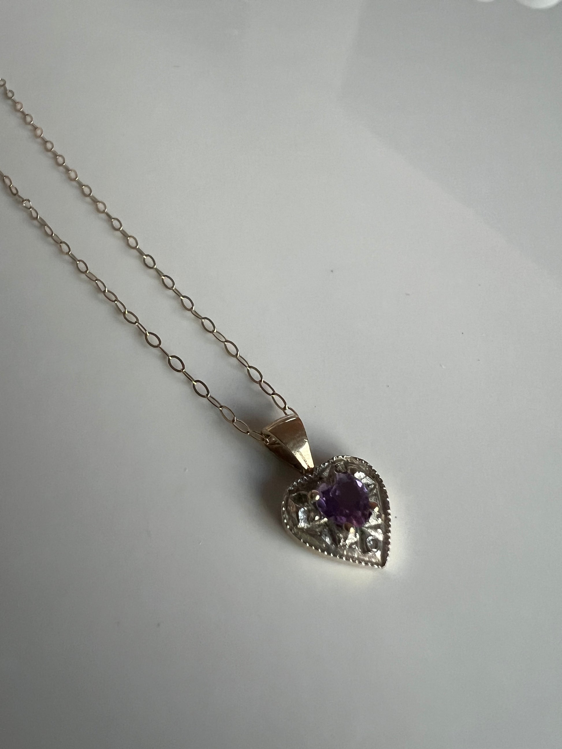 9ct Yellow Gold Necklace & Heart Shaped Amethyst Pendant