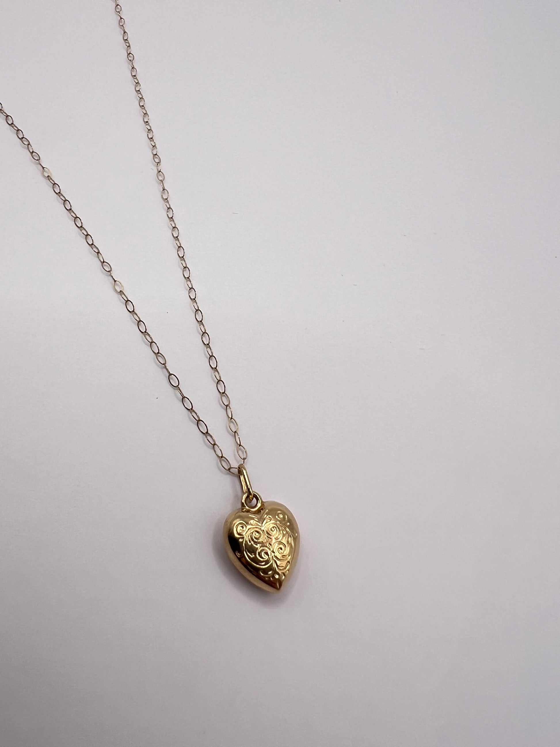 Stunning Victorian 9ct Gold Heart Pendant Necklace