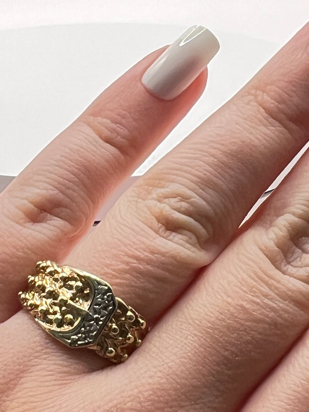 9ct Yellow Gold Diamond Buckle Ring