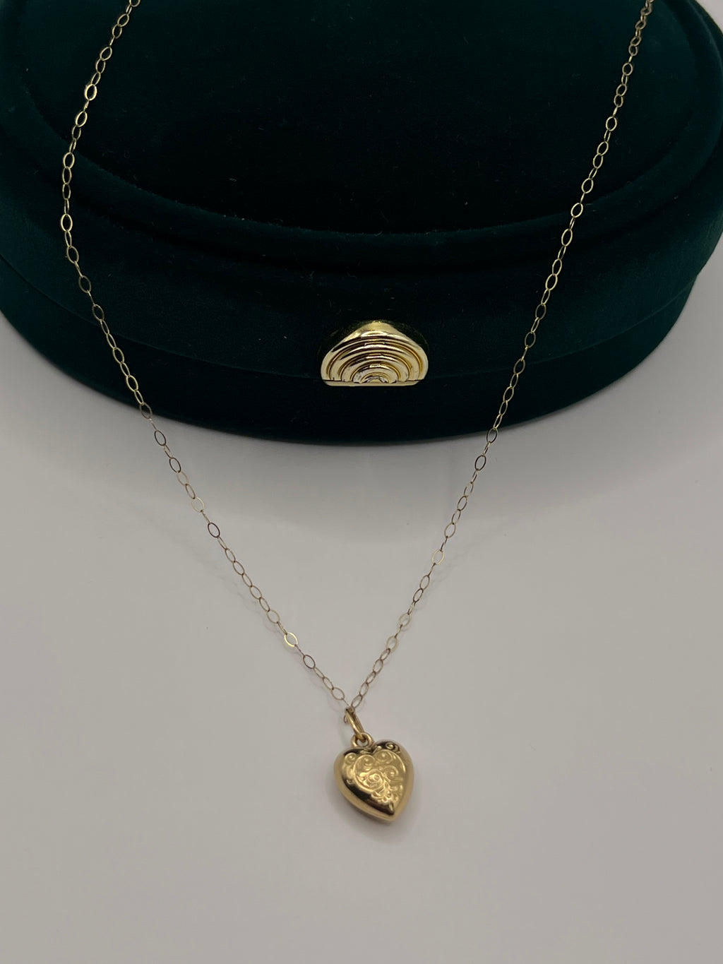 Stunning Victorian 9ct Gold Heart Pendant Necklace