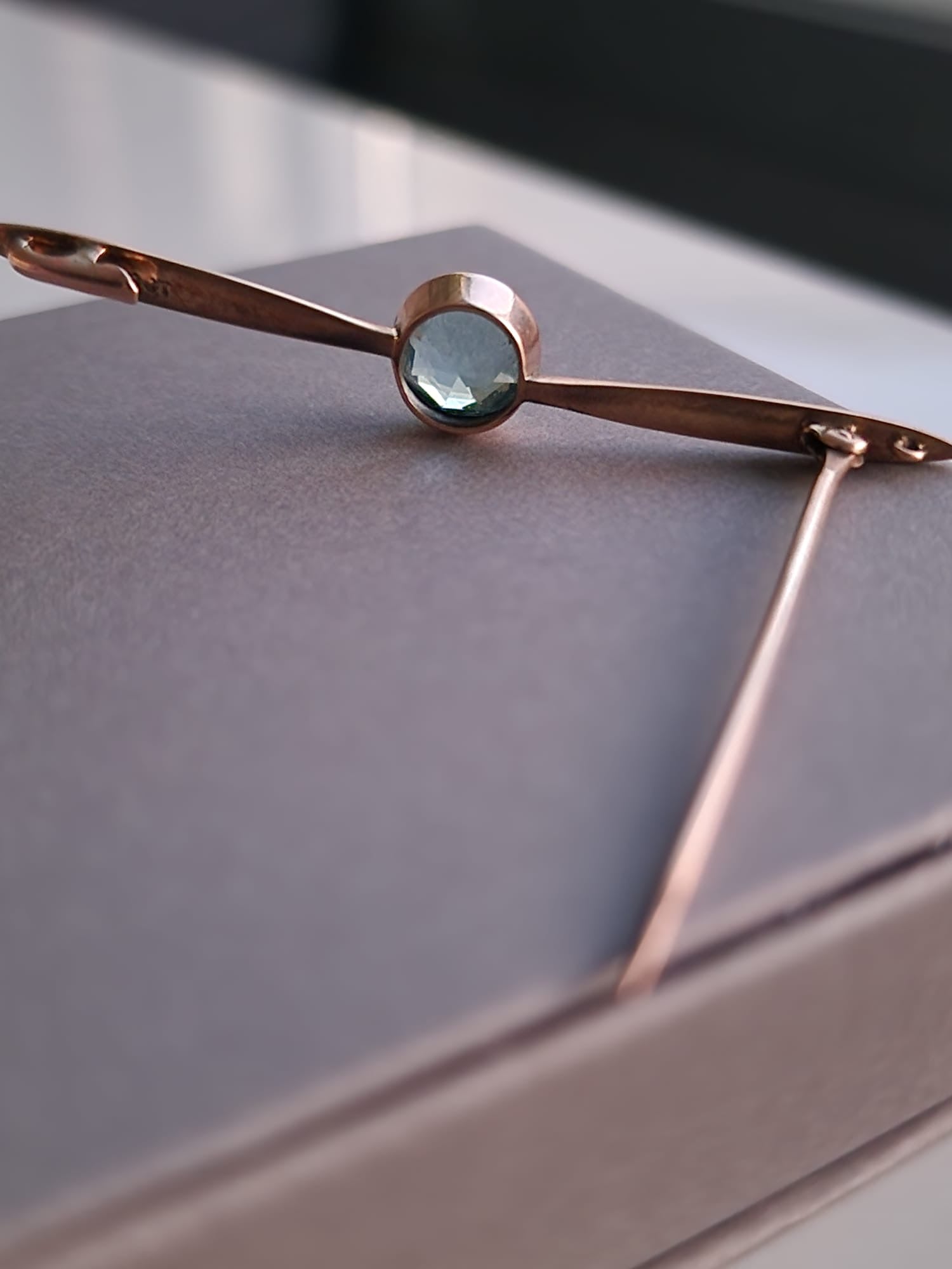 9ct Rose Gold Vintage Art Style Bar Brooch