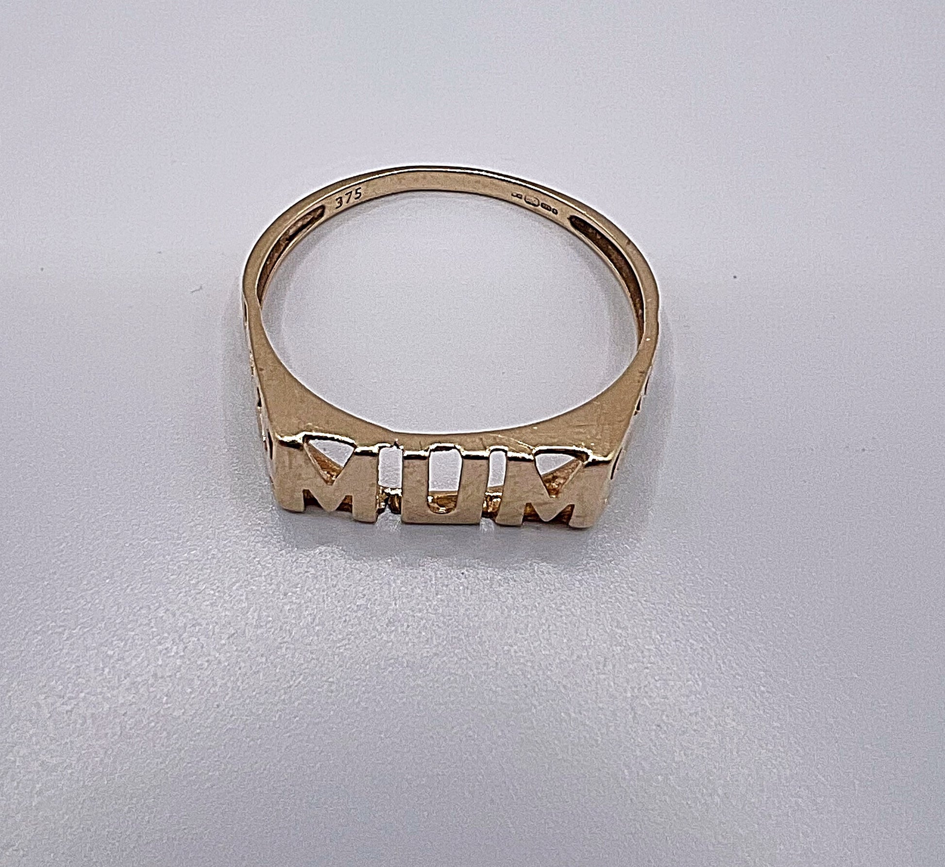 9ct Gold "MUM" Ring Size