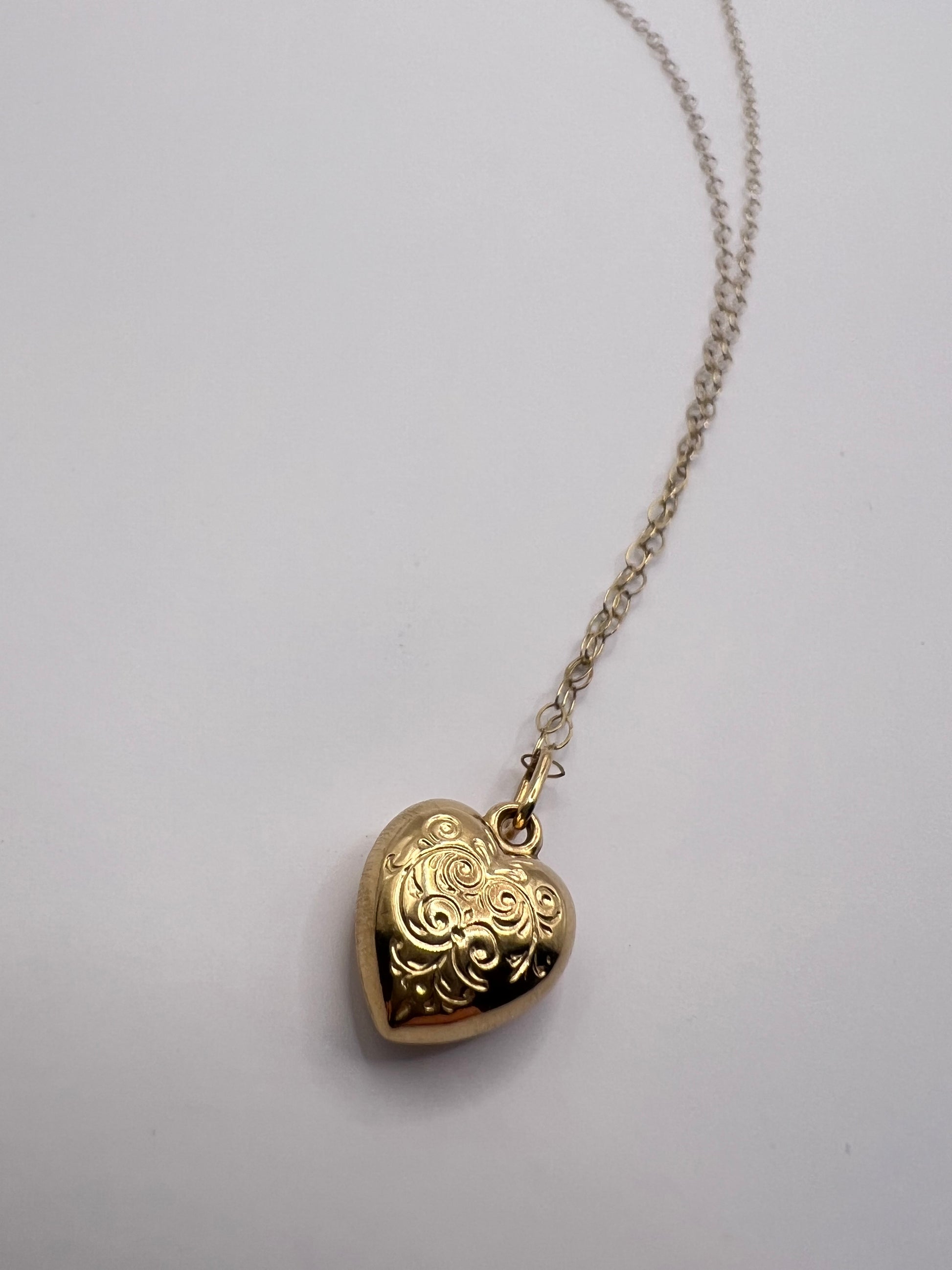 Stunning Victorian 9ct Gold Heart Pendant Necklace