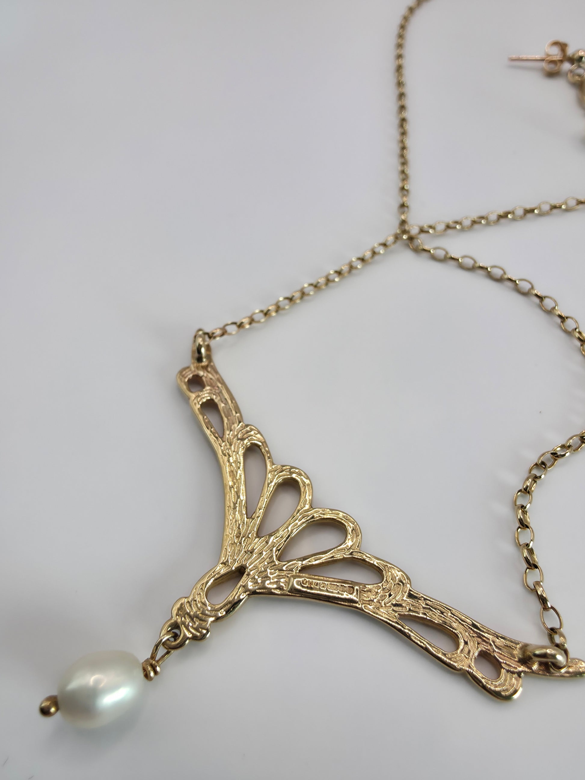 Vintage 9ct Gold & Pearl Necklace and Earring Set – Elegant Design