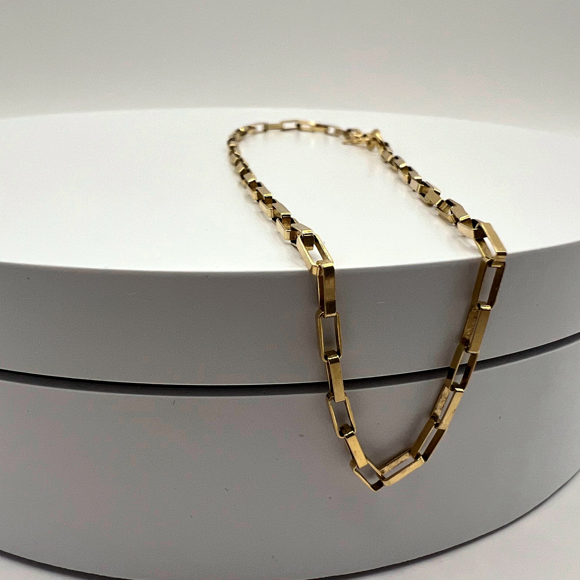 9ct Yellow Gold Paperclip Bracelet – 9”