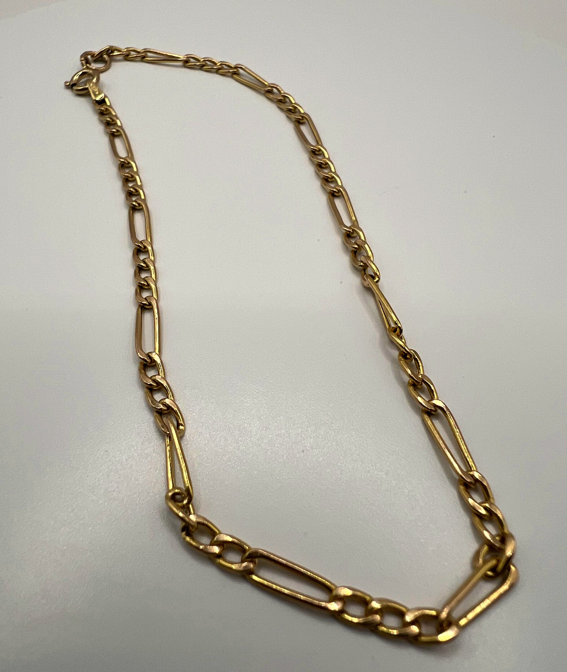 9ct Gold Figaro Chain Bracelet – 8.5"