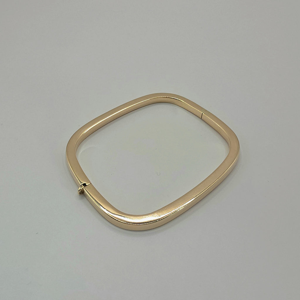 9ct Yellow Gold Hinged Bangle – 6.7"