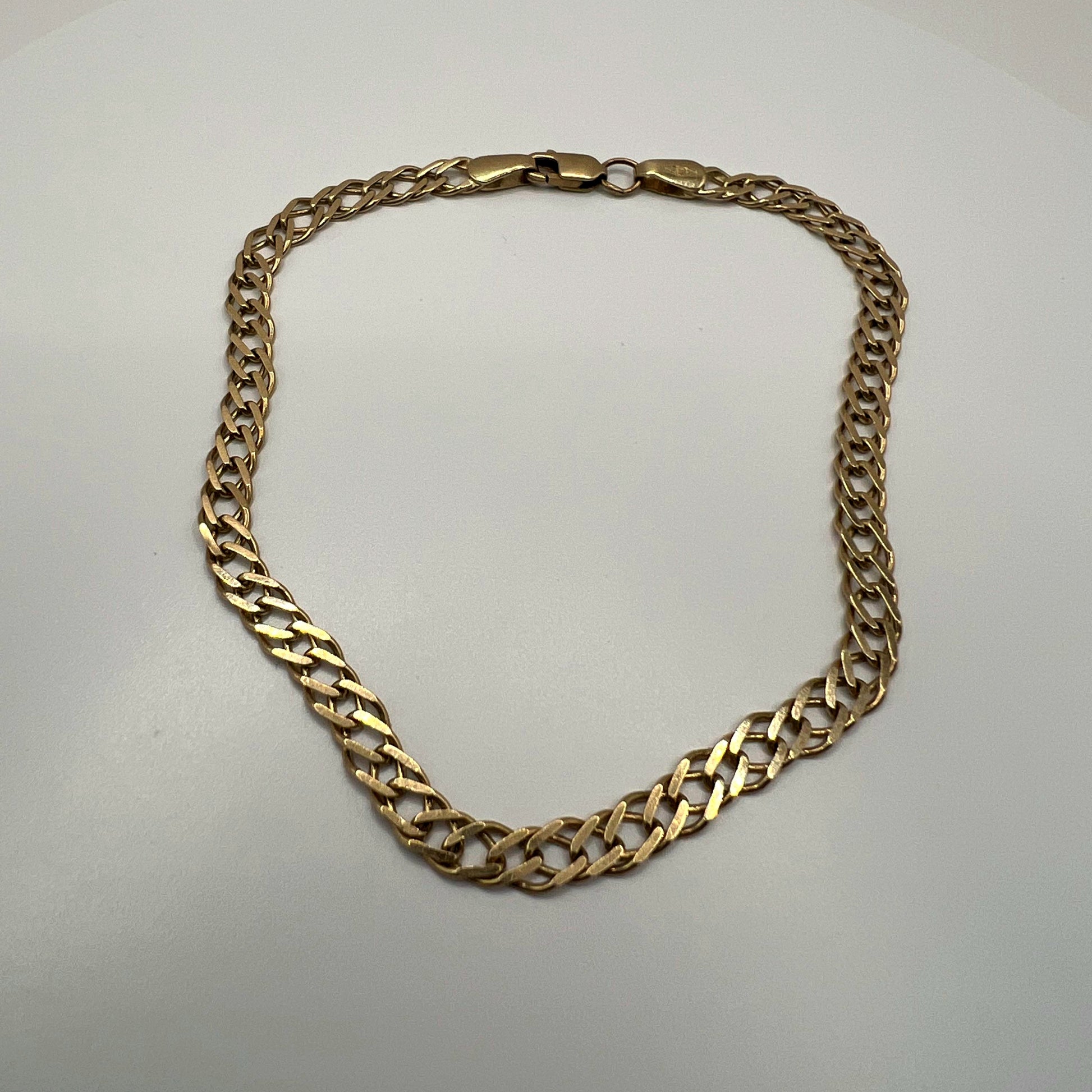 9ct Yellow Gold Flat Curb Chain Bracelet - 7.5"