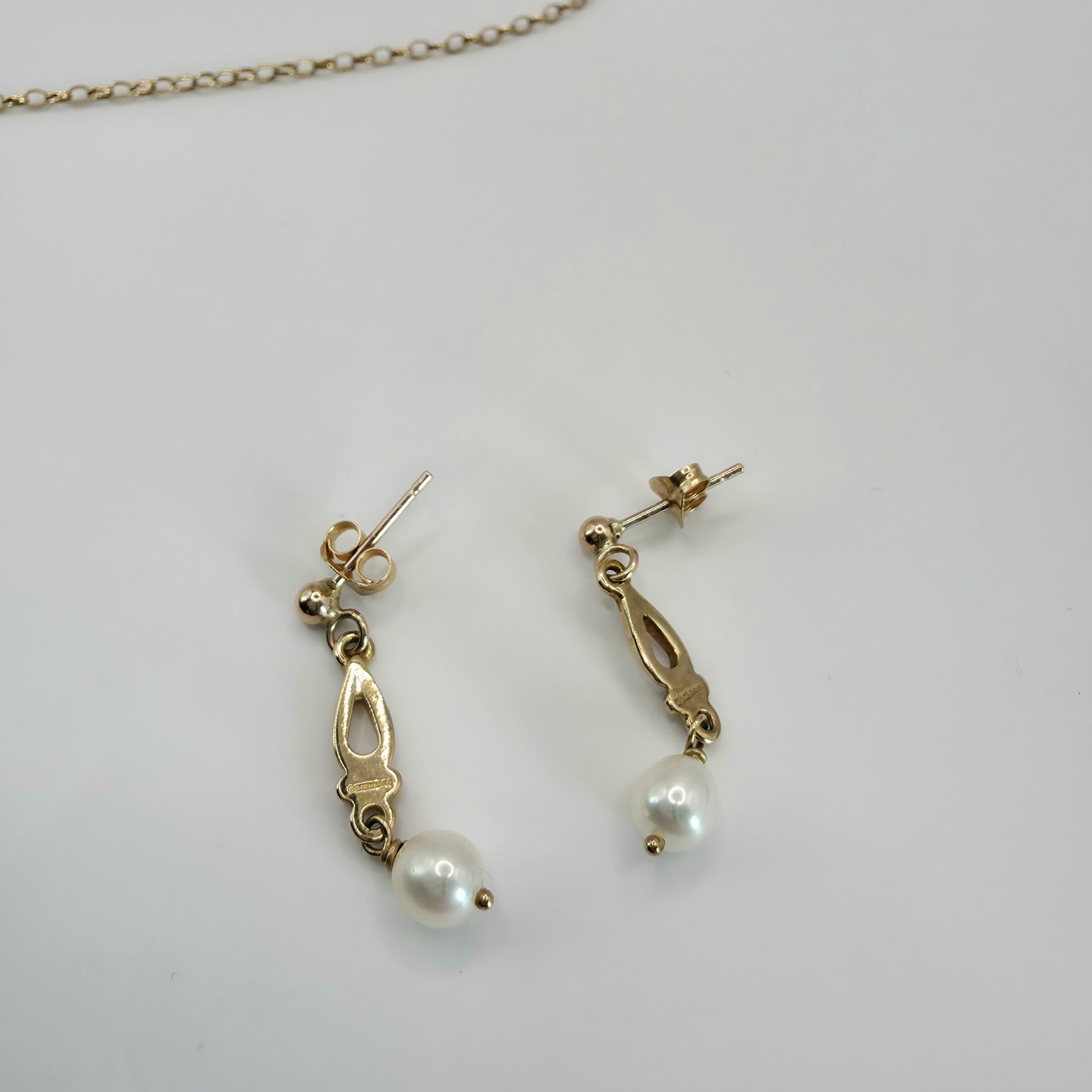 Vintage 9ct Gold & Pearl Necklace and Earring Set – Elegant Design