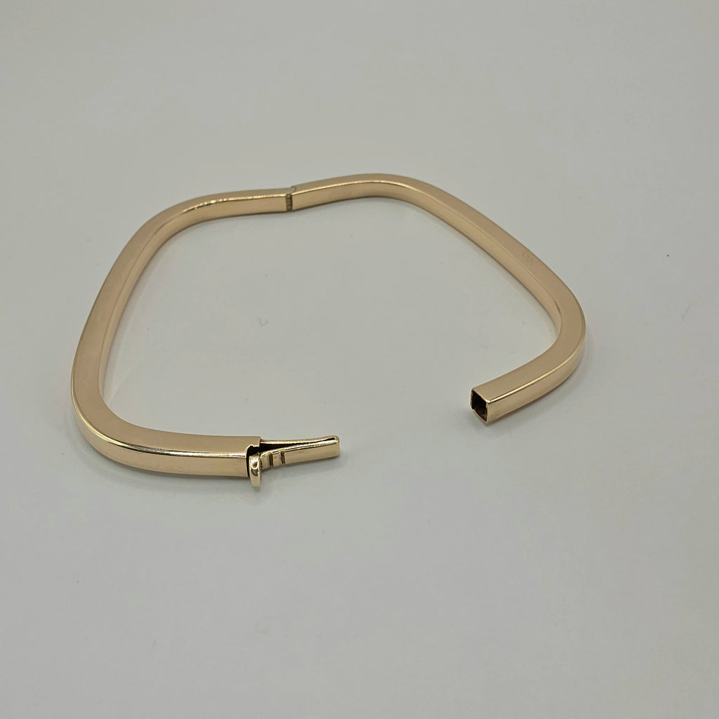 9ct Yellow Gold Hinged Bangle – 6.7"
