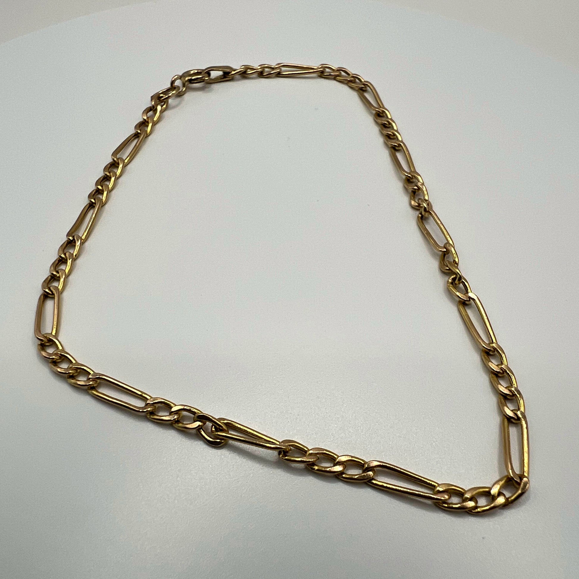 9ct Gold Figaro Chain Bracelet – 8.5"