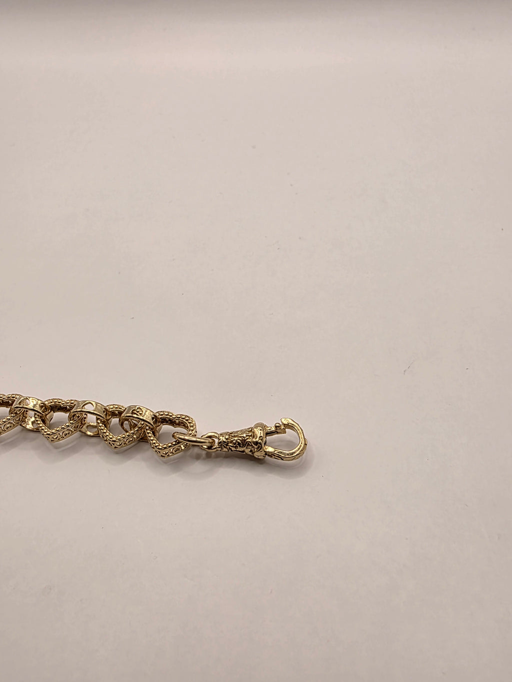 9ct Gold Heart Belcher Bracelet 7" 13.45g
