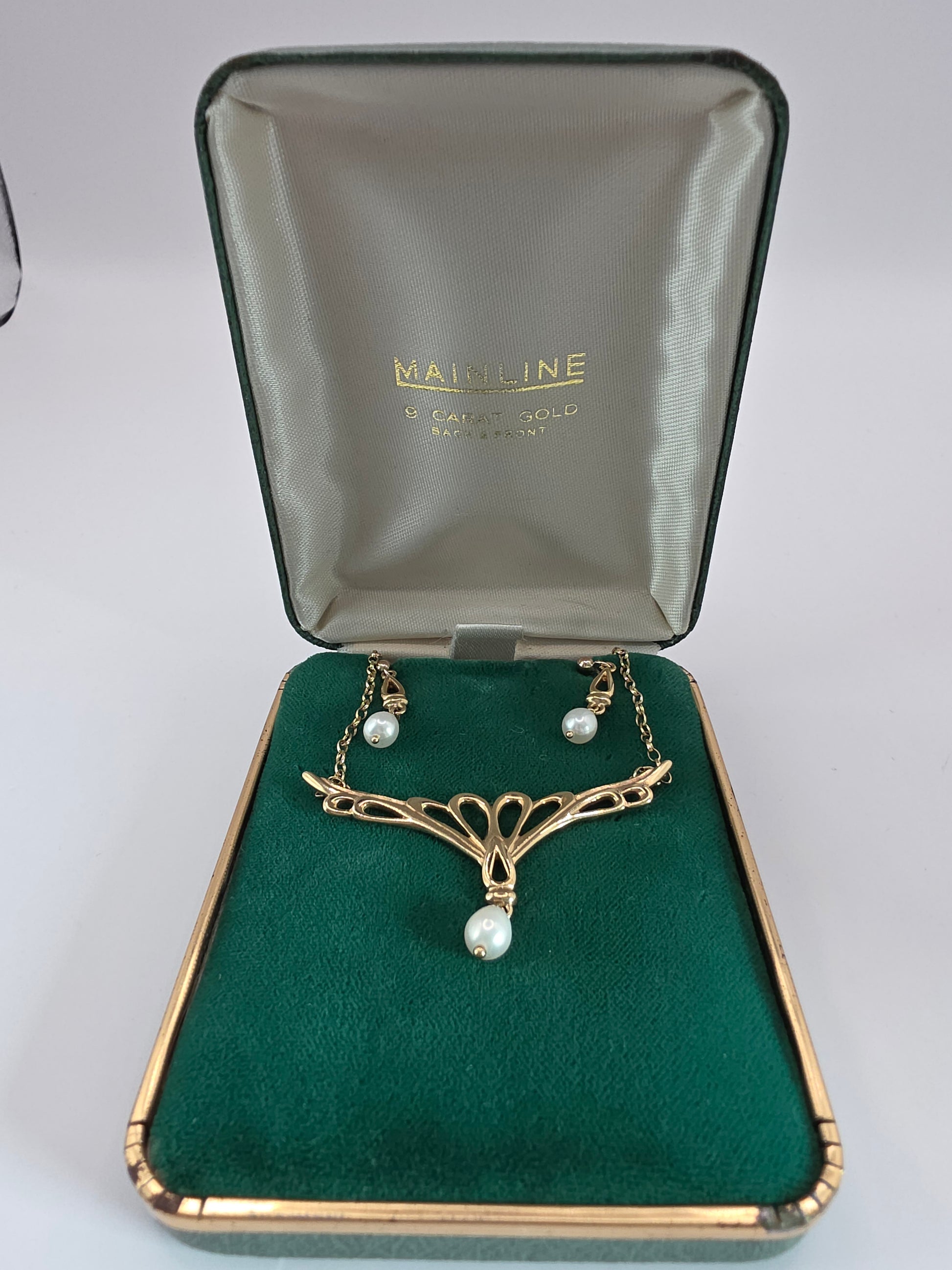 Vintage 9ct Gold & Pearl Necklace and Earring Set – Elegant Design