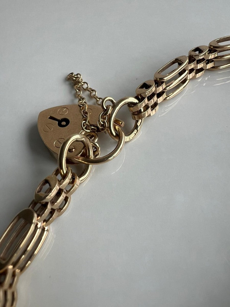 9ct Gold Gate Link Bracelet with Heart Clasp & Safety Chain - 7" - 12.10g